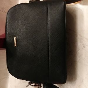 Elim and Paul crossbody